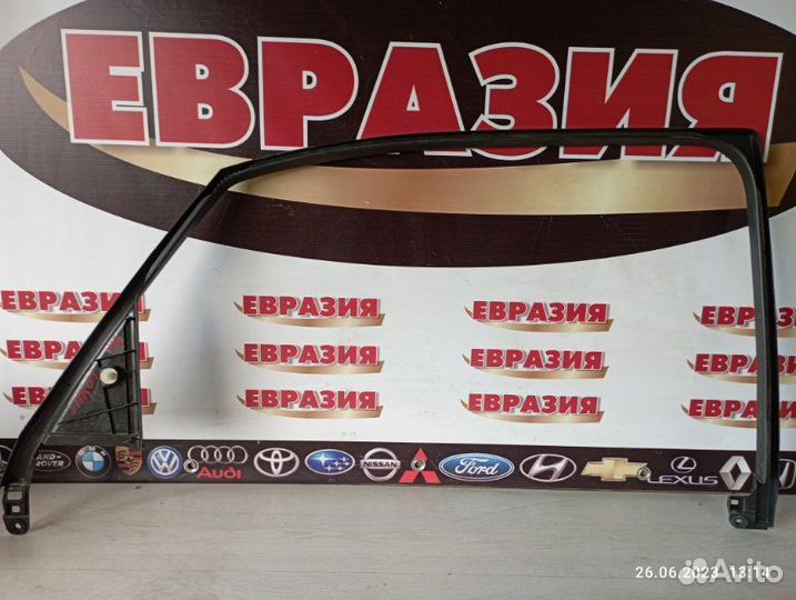 Накладка рамки двери задняя правая Lexus Rx350