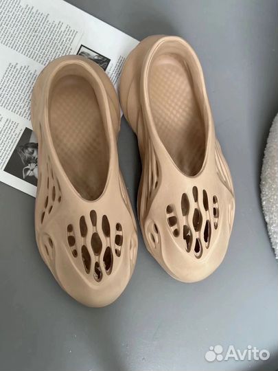 Кросовки- сабо adidas Yeezy foam