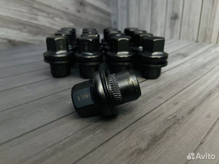 Гайки колесные на Land Rover Range черные стальные