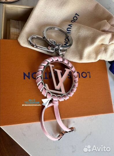 Louis Vuitton брелок pink