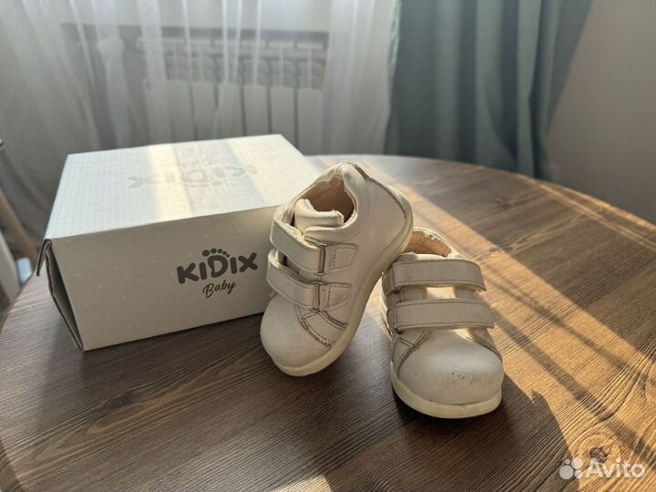 Кроссовки для девочки Kidix 19