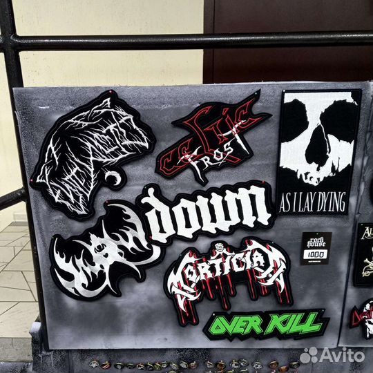 Рок атрибутика (футболки, нашивки и т. д)