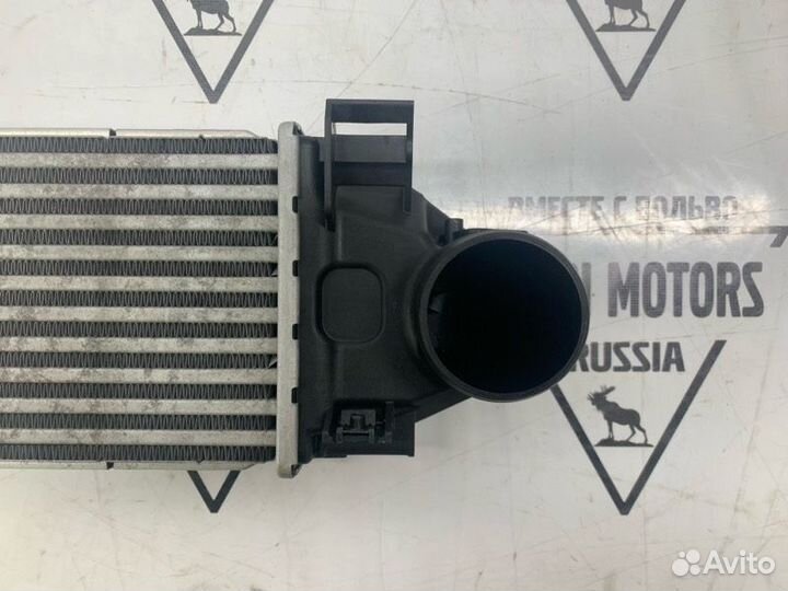 Радиатор интеркулера Volvo S60 V60 XC60 31338475