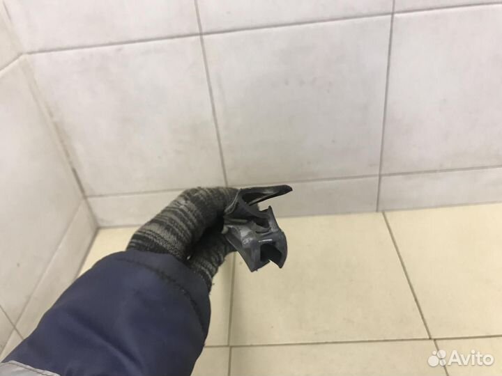 Уплотнитель (внутри) Duster 2012