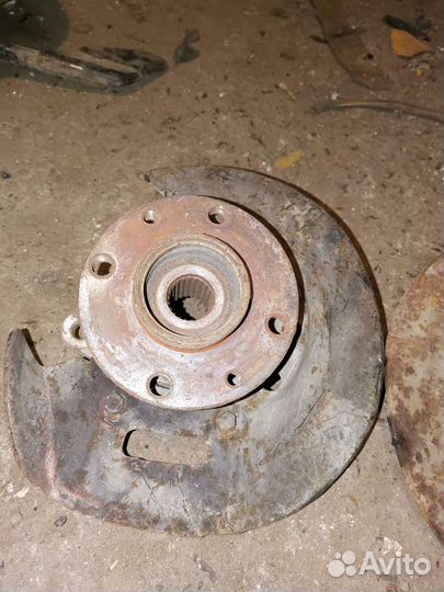 Поворотный кулак Гранта, Калина, Приора без ABS