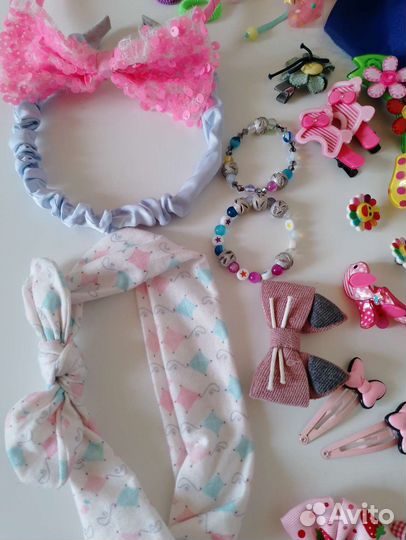 Пакетом заколки, резинки, ободки и пр