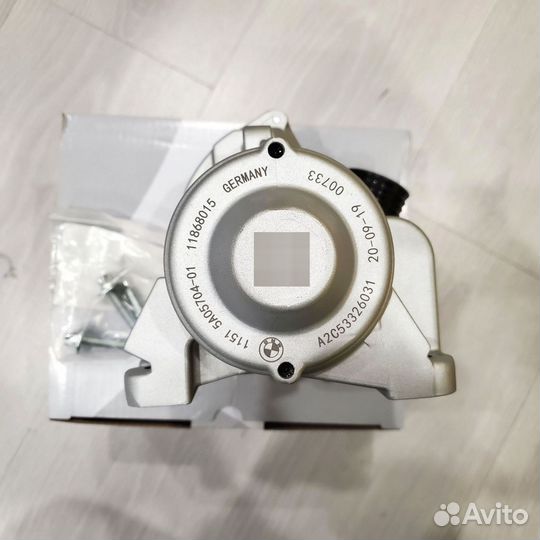 Водяная помпа BMW 5 серия F11 новая