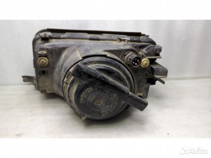 Фара audi 100 C4 правая