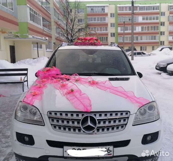 Свадебные украшения на машину