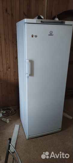 Холодильник бу indesit