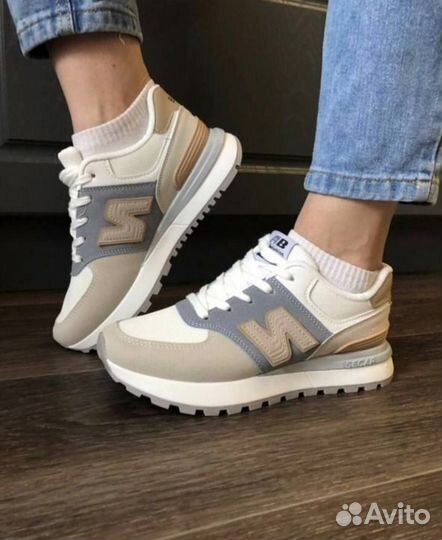 Кроссовки женские new balance