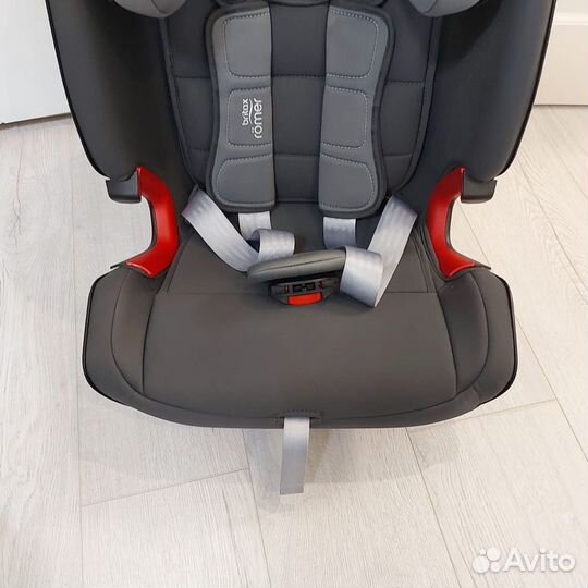 Автомобильное кресло britax romer advansafix 4 r