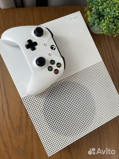 Xbox one s 1tb с дисководом и играми