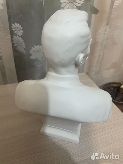 Бюст Максим Горький