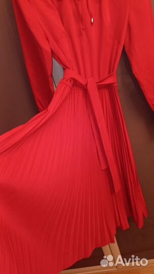 Платье красное 44 размер в отличном состоянии