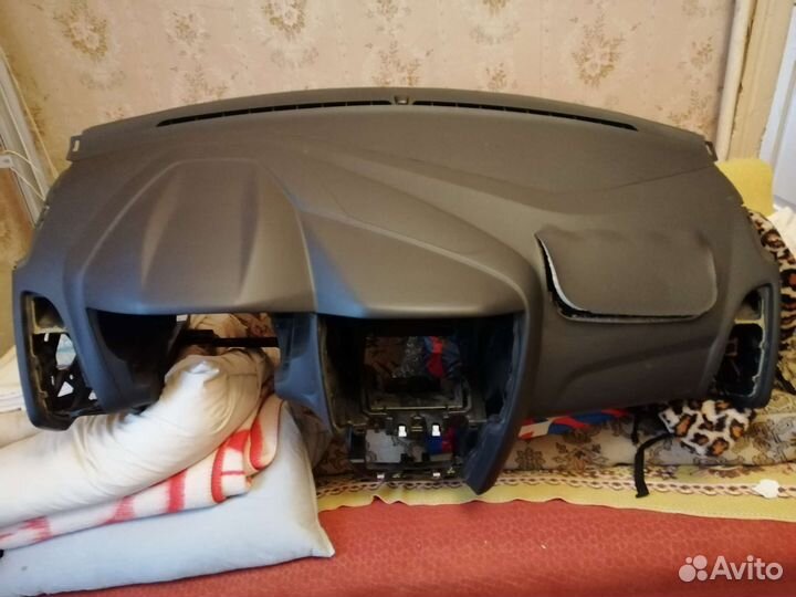 Торпеда / передняя панель ford focus 3