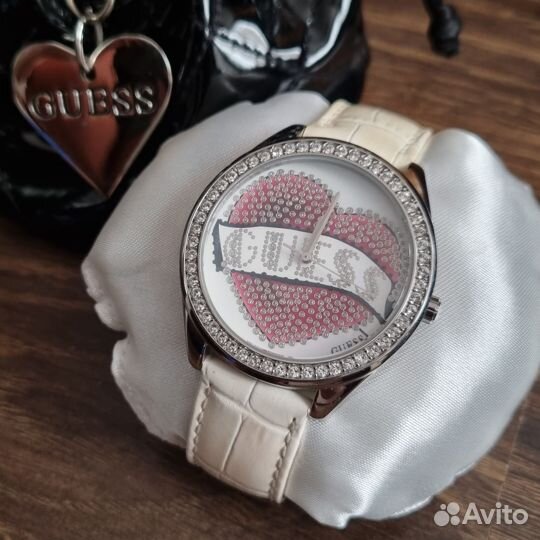 Часы Guess женские наручные