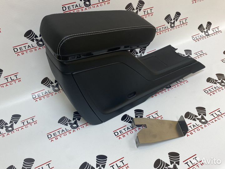 Веста Штатный подлокотник LADA Vesta