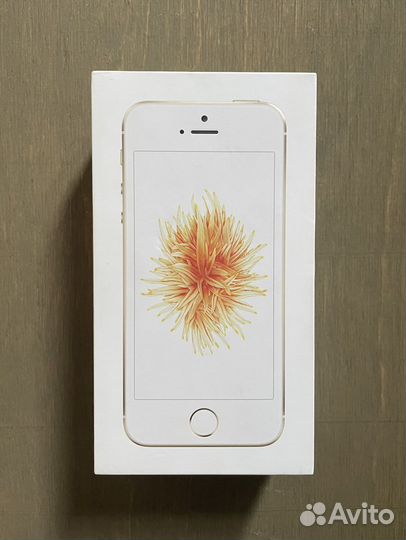 Коробка от iPhone SE Gold 32 GB