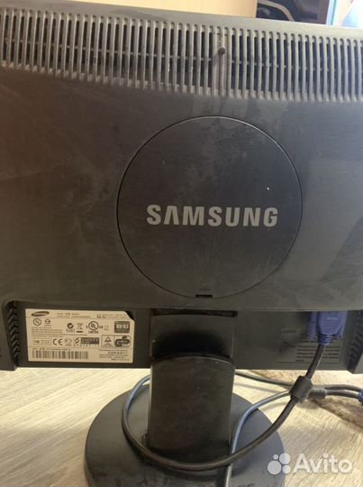 Монитор Samsung