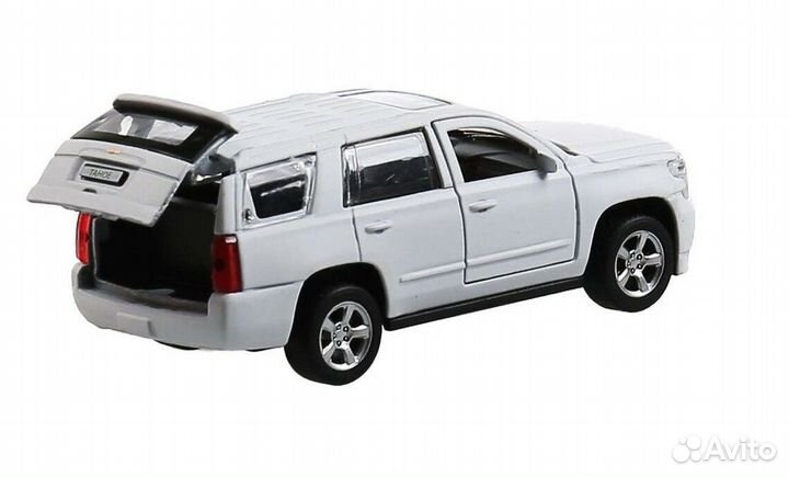 Модель Chevrolet Tahoe белый Технопарк
