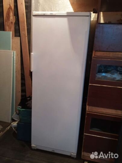 Морозильные камеры разные много