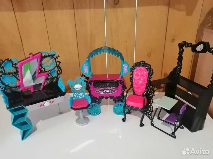 Мебель для кукольного домика