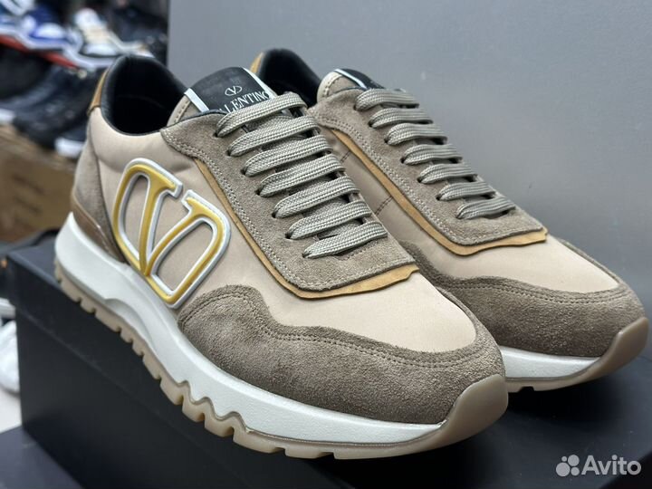 Кроссовки Valentino