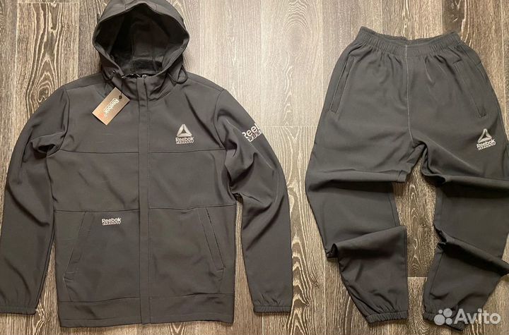 Спортивный костюм Reebok