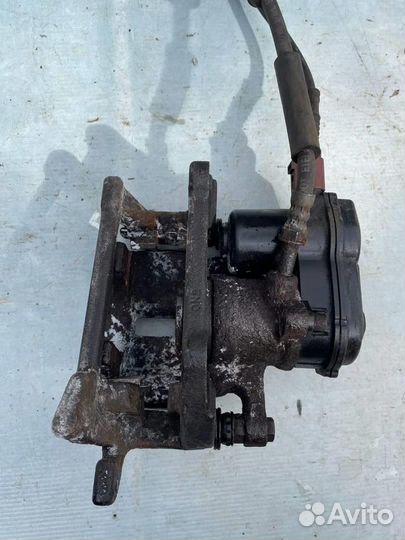 Суппорт задний левый 8K0615403B