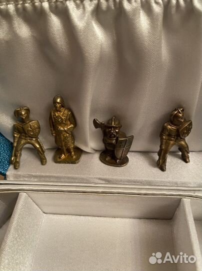 Металические игрушки из киндер сюрприза 90- е