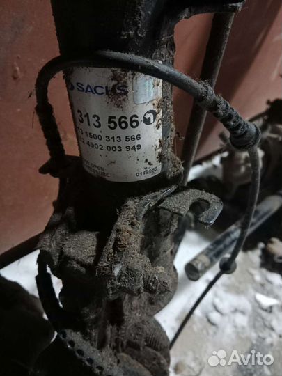 Кулак Амортизатор передний прав-лев Opel Corsa D