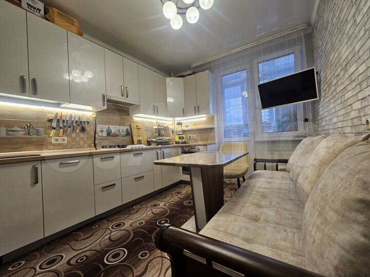 1-к. квартира, 40 м², 8/13 эт.