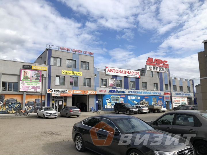 Офис с кабинетной планировкой, парковка