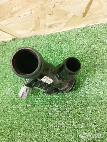 Патрубок системы охлаждения Ford Mondeo 5 1.5