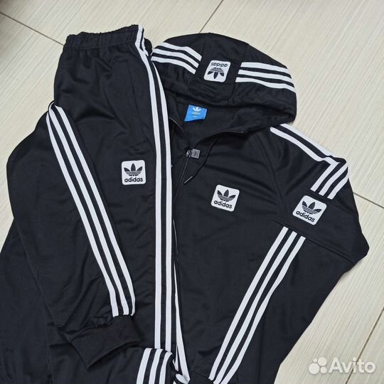 Спортивный костюм мужской