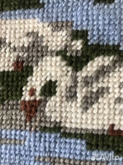 Картина «Лебеди» вышивка-ручная работа