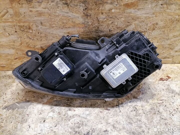 Фара правая ксенон Volkswagen Golf 6