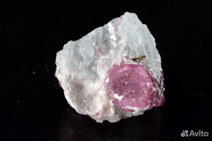 Турмалин (рубеллит), клевеландит. Лот №672