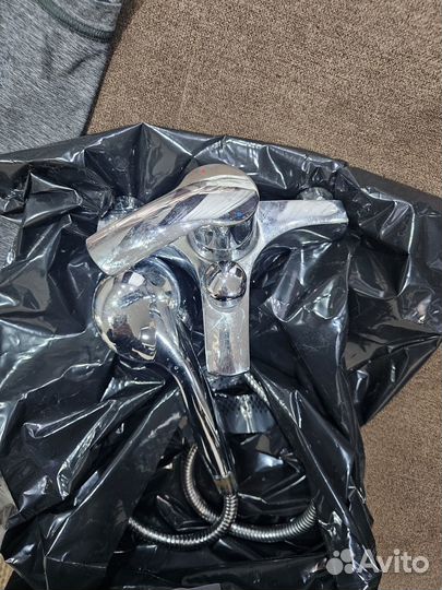 Смеситель в ванную с душем