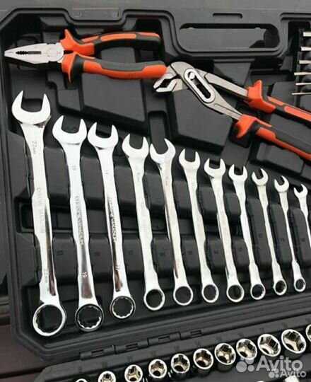 Набор инструментов ключей с рожковыми ключами
