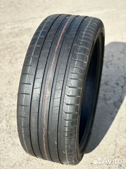 Pirelli P Zero PZ4 285/35 R23