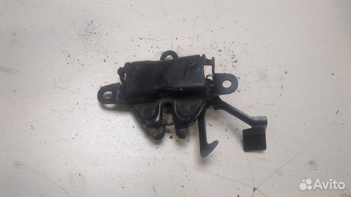 Замок капота Pontiac Vibe 1