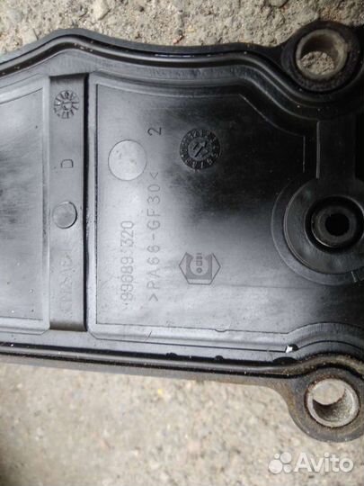 Клапанная крышка Citroen C4 1.6л Peugeot 307