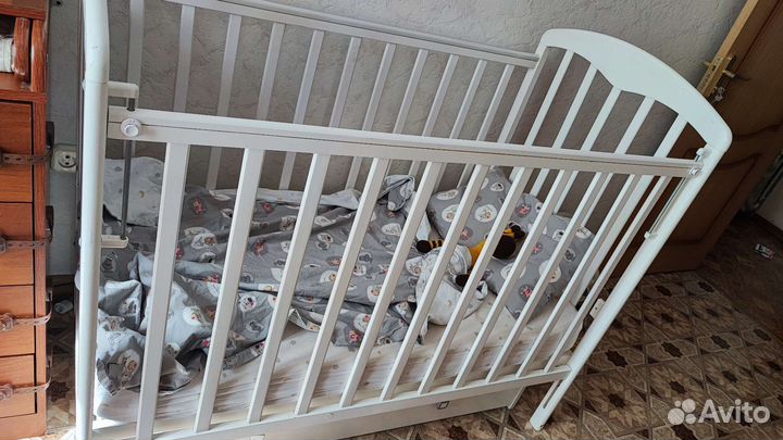 Детская кровать от 3 лет с ящиком и маятником