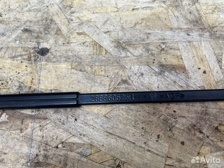 Поводок дворника передний правый Renault Duster