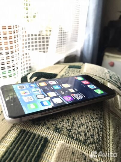 Телефон iPhone 6s