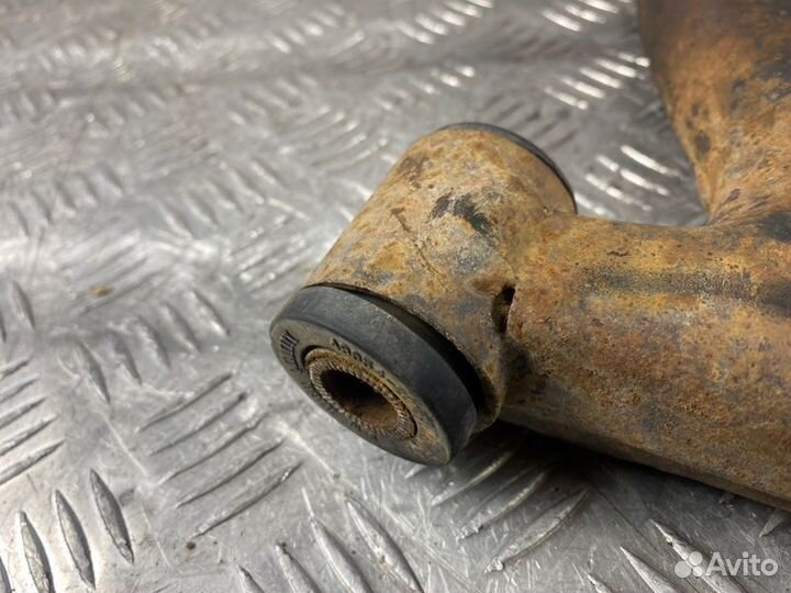 Рычаг подвески нижний передний левый Toyota Carina