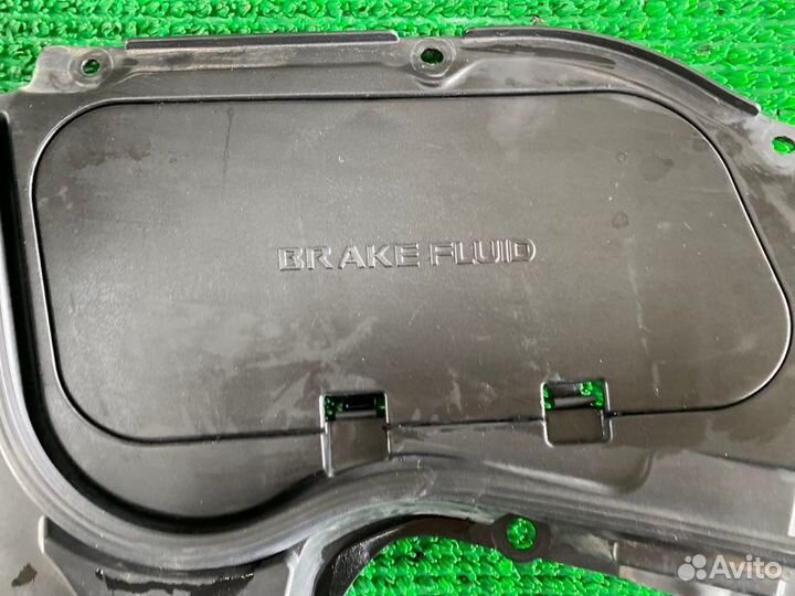 Крышка двигателя декоративная лев. Infiniti Fx45