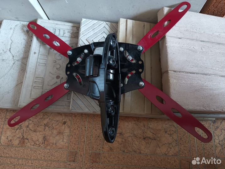 Универсальный кронштейн для тв